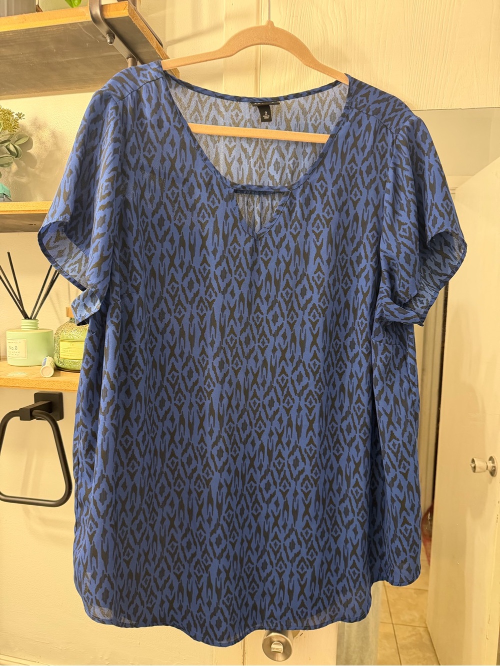 torrid Blue Black Printed V-Neck Blouse